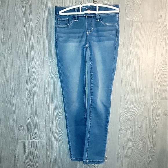 YMI Girl Stright Legged Jeans- 8 - Picture 1 of 5